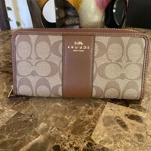 Coach wallet